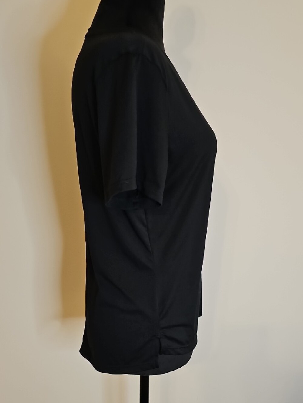 Nike Dri-Fit Black Short Sleeve Crew Neck Tee with White Swoosh - Picture 5 of 8